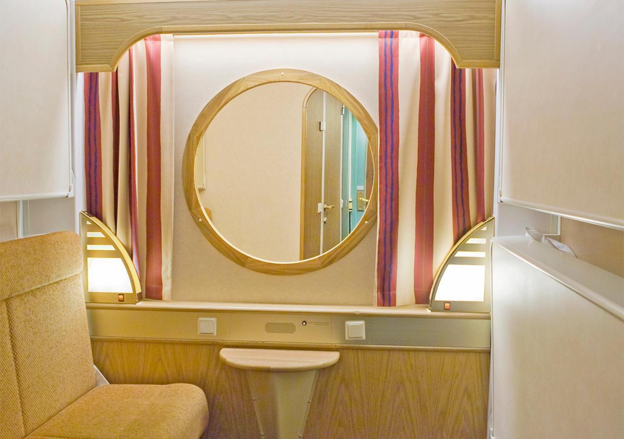 Viking Line Ferry Viking Cinderella - 2-Night Cruise Stockholm-Helsinki-Stockholm Hotell Rom bilde