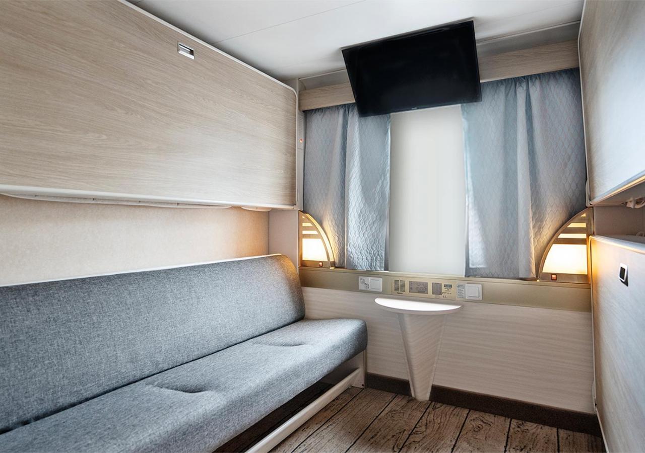 Viking Line Ferry Viking Cinderella - 2-Night Cruise Stockholm-Helsinki-Stockholm Hotell Rom bilde