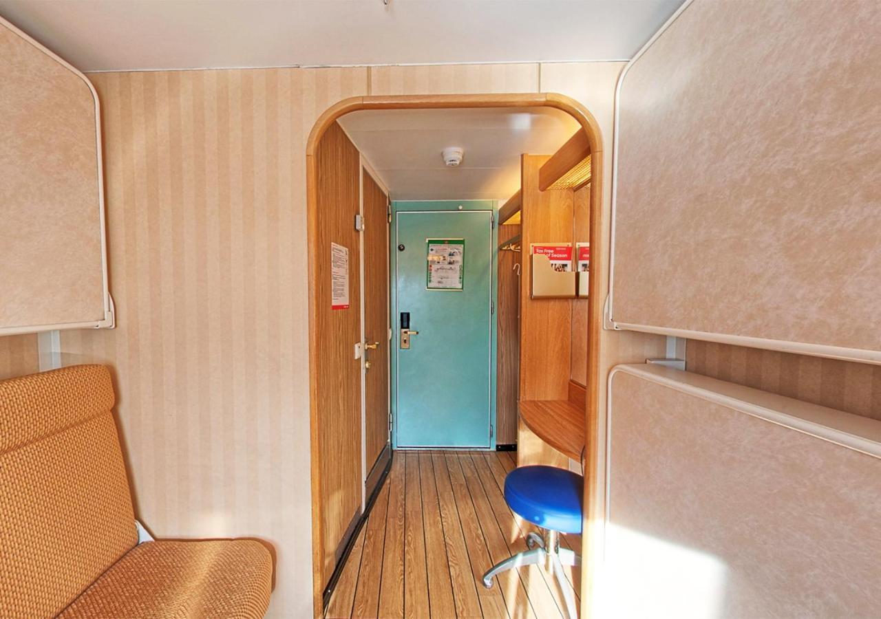 Viking Line Ferry Viking Cinderella - 2-Night Cruise Stockholm-Helsinki-Stockholm Hotell Rom bilde