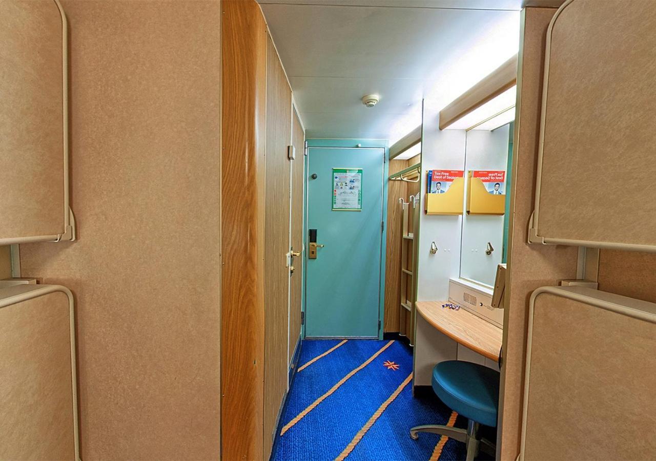 Viking Line Ferry Viking Cinderella - 2-Night Cruise Stockholm-Helsinki-Stockholm Hotell Rom bilde