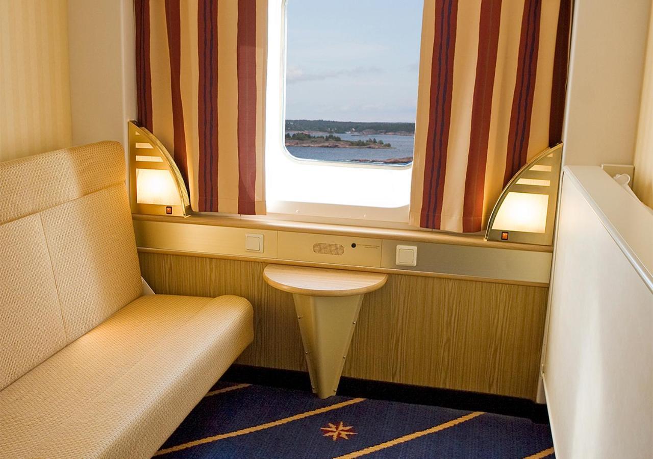 Viking Line Ferry Viking Cinderella - 2-Night Cruise Stockholm-Helsinki-Stockholm Hotell Rom bilde
